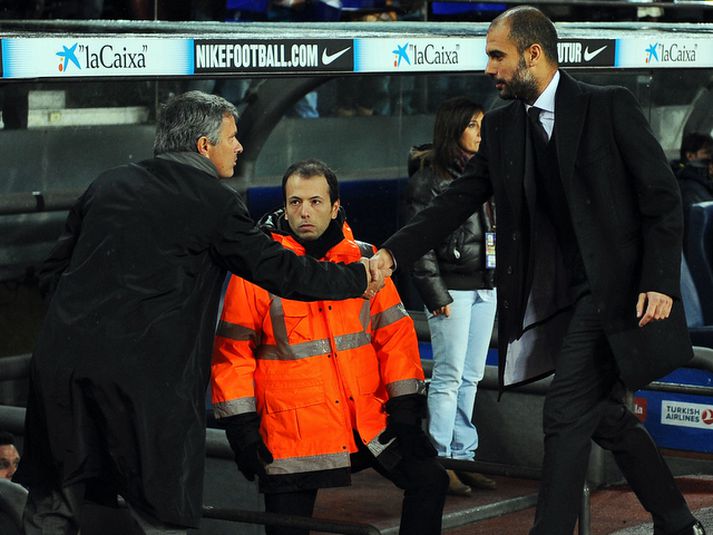 Jose Mourinho og Pep Guardiola heilsast fyrir leikinn.