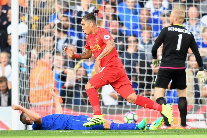 Roberto Firmino fagnar marki á móti Leicester.