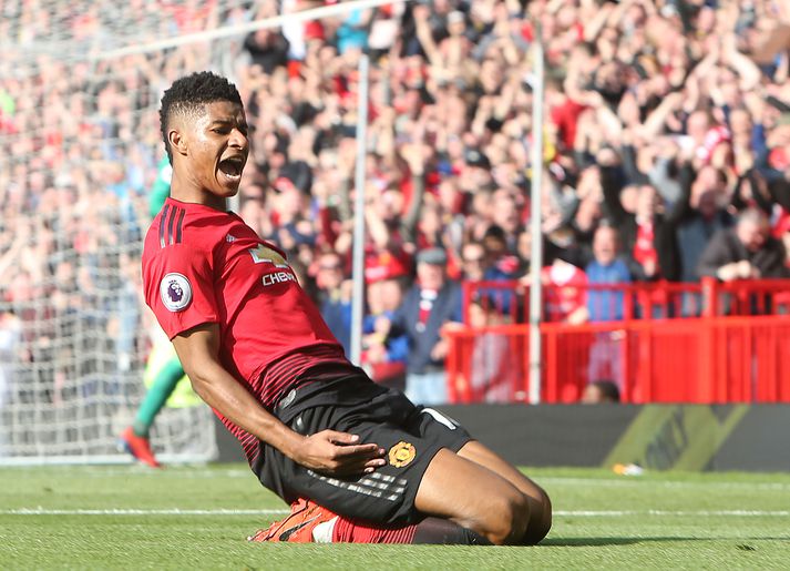 Rashford fagnar marki sínu.