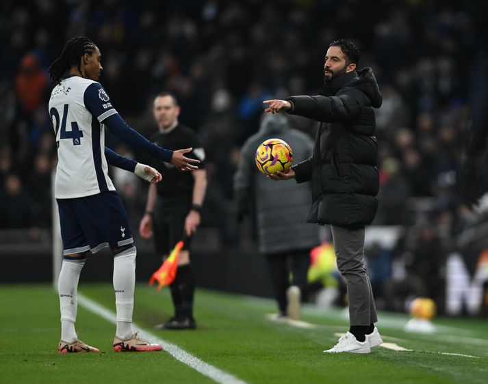 Rúben Amorim og Manchester United eru 12 stigum frá fallsæti.