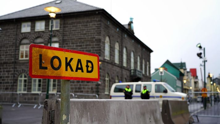 Götulokun við Alþingishúsið í tengslum við Norðurlandaráðsþingið og heimsókn Úkraínuforseta.