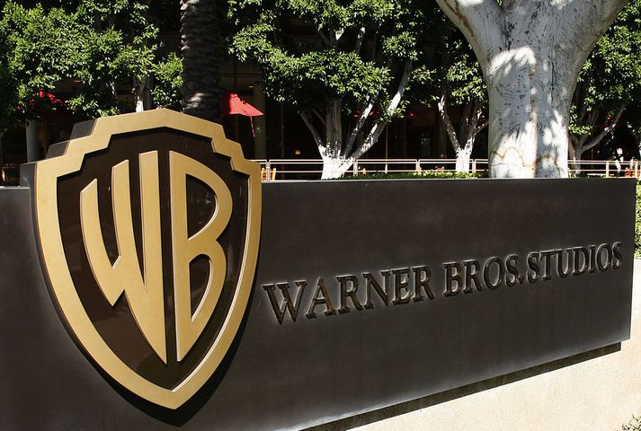 Fyrirtækið Vobile lagði beiðnina fram fyrir hönd Warner Brothers, en fyrirtækið leggur fram þúsundir slíkra beiðna í hverjum mánuði.