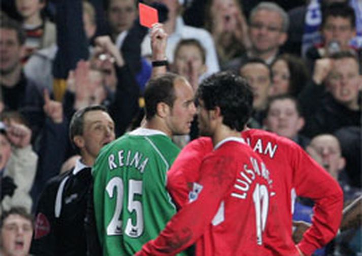 Reina er ekki búinn að gleyma atvikinu á Stamford Bridge á dögunum og vonar að ensku meistararnir tapi stórt fyrir Barcelona