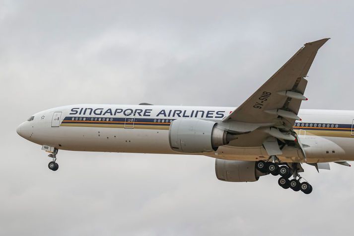 Flugvél Singapore Airlines í háloftunum, Boeing 777.