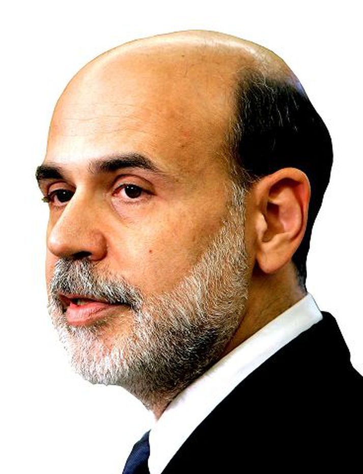 Ben Bernanke Seðlabankastjóri Stýrivextir standa óbreyttir næsta mánuðinn eftir sautján mánaða tímabil samfelldra vaxtahækkana.