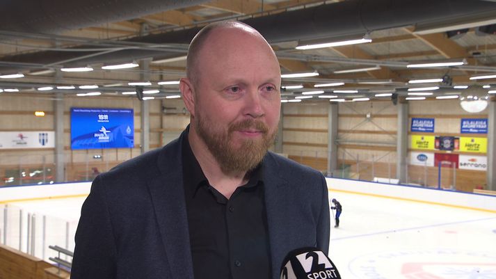 Bjarni Helgason, varaformaður íshokkídeildar SR, gagnrýnir Íshokkísamband Íslands fyrir málsmeðferðina í málunum tveimur.