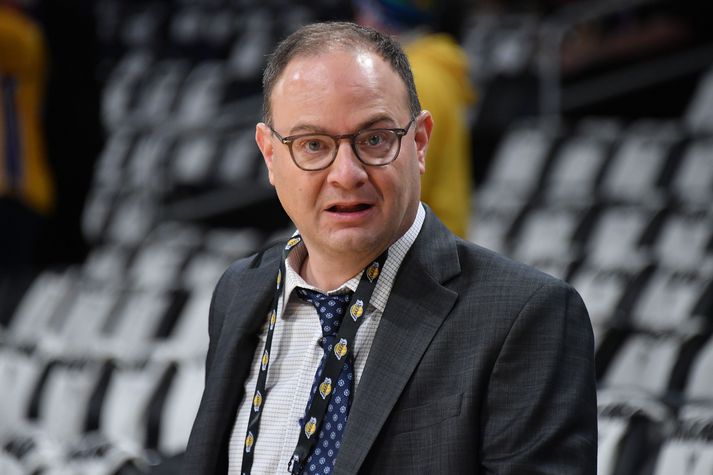 Adrian Wojnarowski verður ekki lengur fyrstur með fréttirnar.