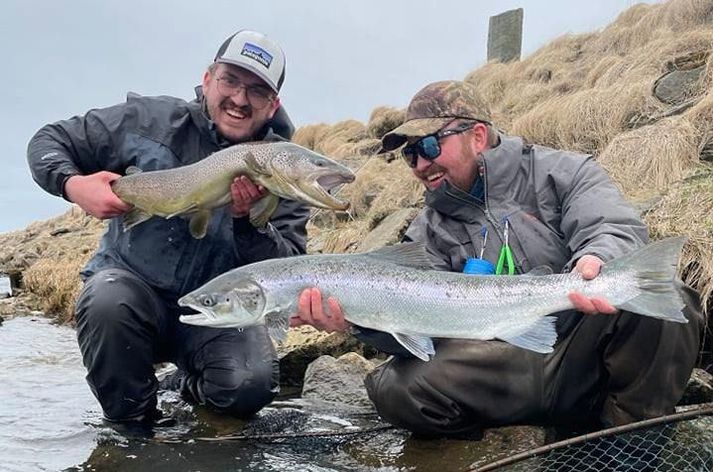 Flottur niðurgöngulax og staðbundinn urriði úr Ytri Rangá hjá Árna Kristni og Jóni Stefán Hannessyni