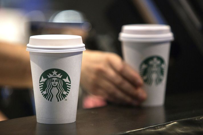 Starbucks hefur beðiðst afsökunar á atvikinu í Phladelphiu.