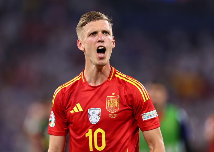 Dani Olmo hefur skorað þrjú mörk á mótinu og berst við Harry Kane um gullkskóinn.