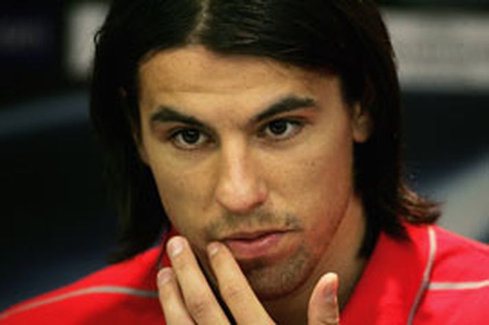 Milan Baros skoraði mark Villa í fyrri hálfleik