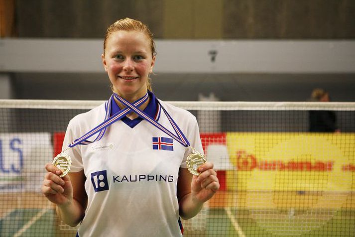 Ragna Ingólfsdóttir með verðlaunin sín á Iceland Express International. Fréttablaðið/Völundur