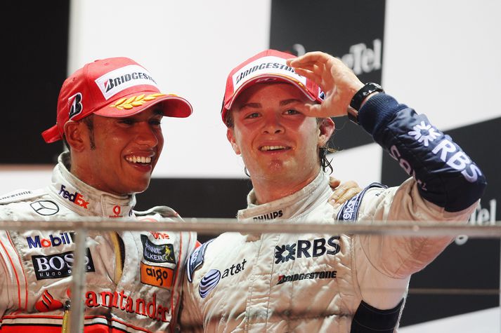Lewis Hamilton er efstur að stigum í stigamótinu og vinur hans Nico Rosberg náði öðru sæti í síðasta móti.