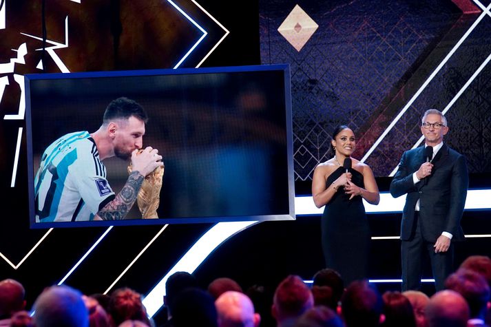 Gary Lineker með Alex Scott á verðlaunahátíð BBC þar sem Lionel Messi fékk verðlaun,