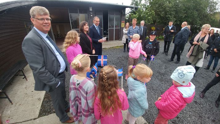 Bæjarstjórinn tók á móti forsetahjónunum í afmælisveislu bæjarins í dag.