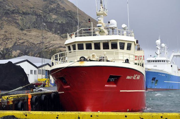 Smáey. Í áhöfn Smáeyjar eru allt að sextán. Þeim sem lengstan hafa uppsagnar­frestinn hefur verið sagt upp störfum. Fréttablaðið/Óskar