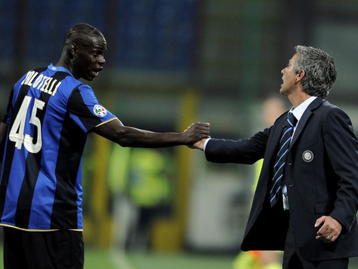 Mario Balotelli og Jose Mourinho, þjálfari Inter.