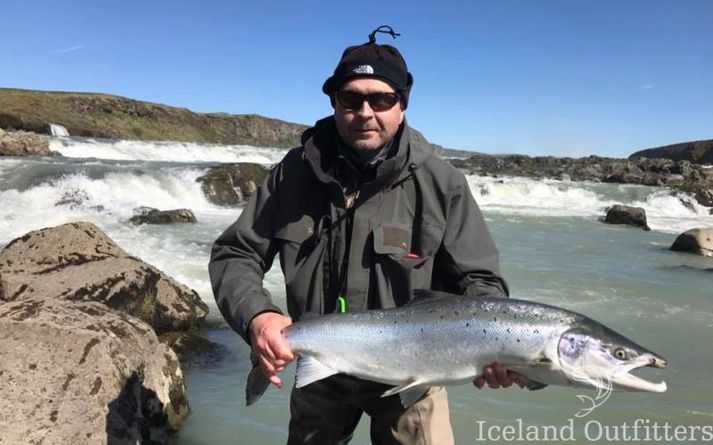 Veiðin við Urriðafoss hefur skilað 145 löxum á land frá opnun