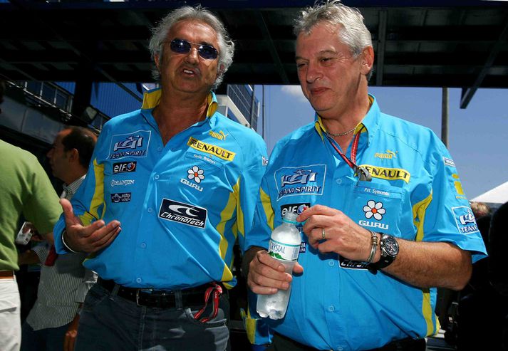 Flavio Briatore og Pat Symonds voru báðir reknir frá Renault í dag.