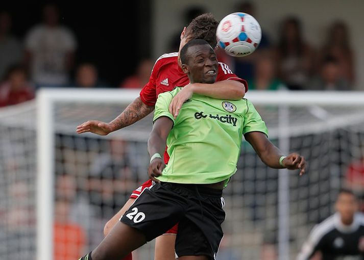 Omar í leik með Forest Green Rovers.