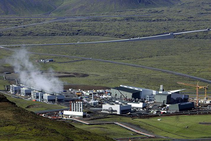 VIrkjunin verður kláruð ef lánið fæst. Hverahlíðarvirkjun verður hins vegar ekki byggð fyrr en fjármögnun er að fullu lokið en hefja átti framkvæmdir með hluta lánsfjárins frá EIB. Raforkan á að knýja álver í Helguvík eftir að öðrum áfanga er lokið.fréttablaðið/vilhelm