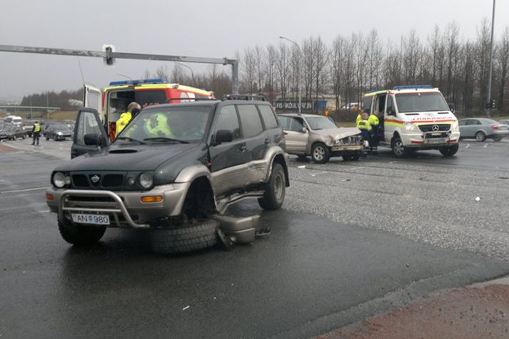 Áreksturinn var nokkuð harður. Mynd/ Villi.