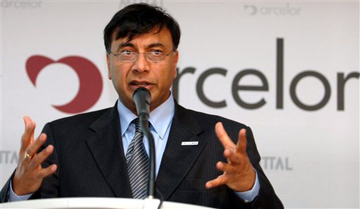 Lakshmi Mittal, forstjóri Mittal Steel, sem rekur námuna í Kasakstan, á blaðamannafundi í Lúxemborg í morgun.