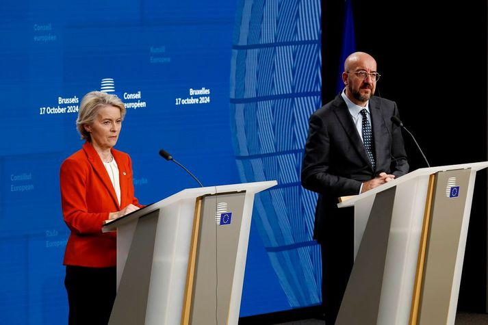 Ursula von der Leyen og Charles Michel á blaðamannafundi í gær.