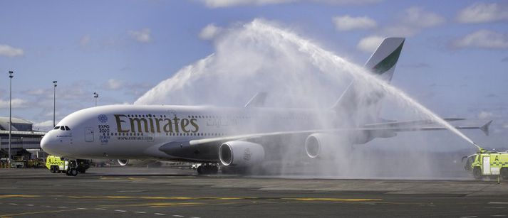 Airbus A380 .ota Eirbus lenti í Auckland í gær eftir að hafa tekið á loft í Dubai.