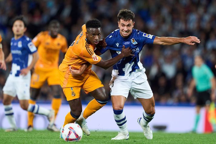 Zubimendi í baráttunni við Vinicius Junior í 2-0 tapi Sociedad fyrir Real Madrid síðustu helgi.