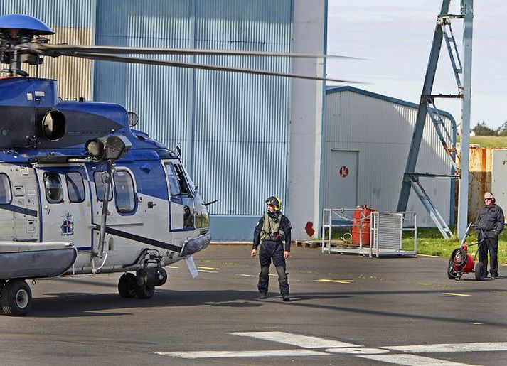 tf-Gná á leið í útkall um hádegi í gær Ekki er vitað til þess að svo mörg útköll hafi borist Landhelgisgæslunni á einum degi. fréttablaðið/vilhelm