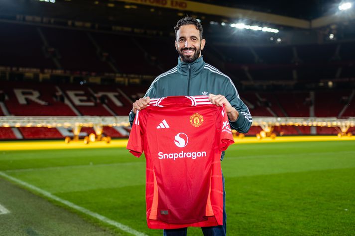 Rúben Amorim er kominn með atvinnuleyfi og því formlega farinn að stýra æfingum Manchester United.