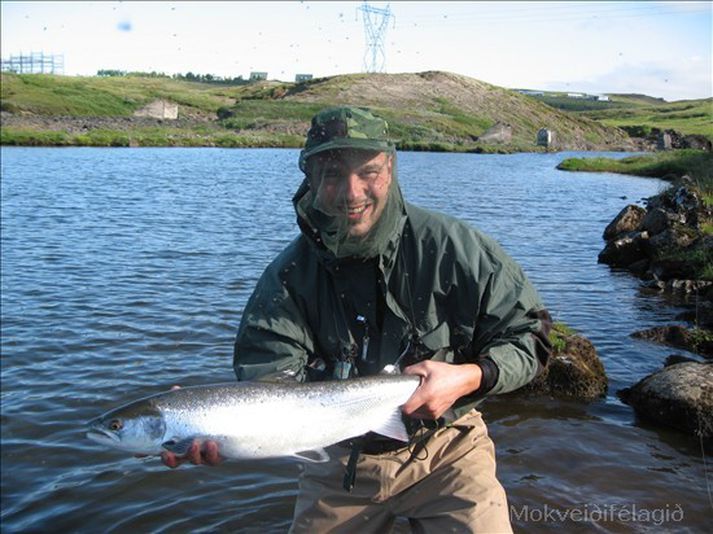 Hörður Birgir með flottann lax úr Soginu