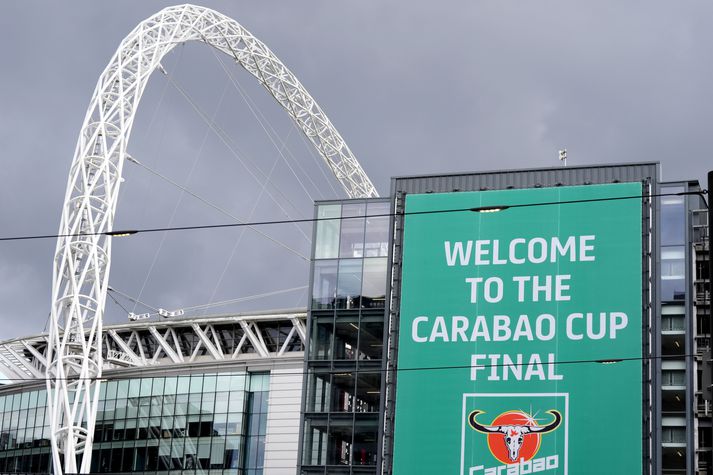 Liverpool og Newcastle mætast á Wembley í úrslitum enska deildarbikarsins í dag.