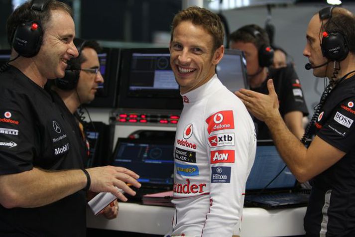 Jenson Button verður áfram hjá McLaren liðinu.