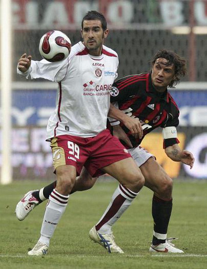 Lucarelli er fyrrum leikmaður Livorno.