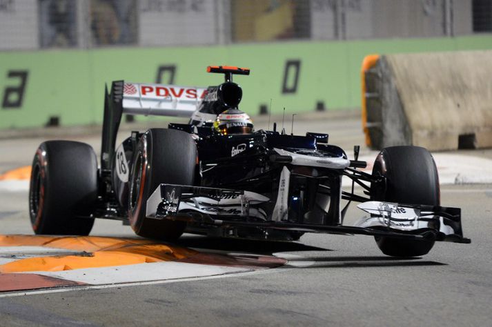 Maldonado fór í loftököstum um brautina í Singapúr í dag. Hann ræsir annar og vonast til að sækja sín fyrstu stig síðan í maí.