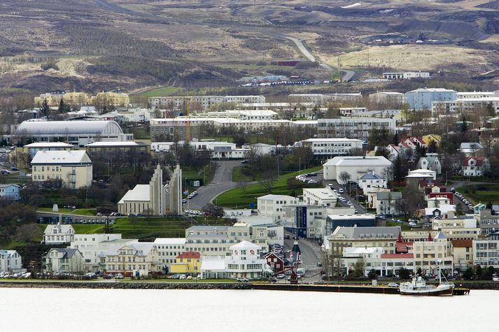 Akureyri er eitt þeirra sveitarfélaga sem myndu fá mikla meðgjöf við að sameinast öðrum sveitarfélögum. Vitað er að sveitarstjórnarfulltrúar á Akureyri eru opnir fyrir þeim möguleika. 