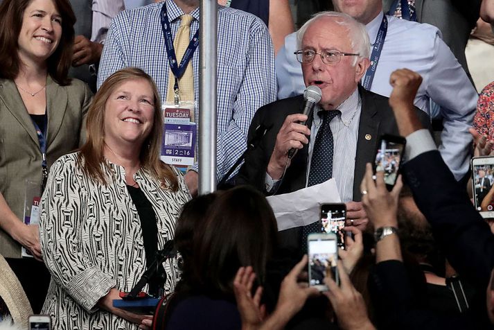 Jane Sanders, eiginkona Bernie Sanders, sætir nú rannsókn vegna gruns um að hún hafi svikið út margar milljónir dollara.