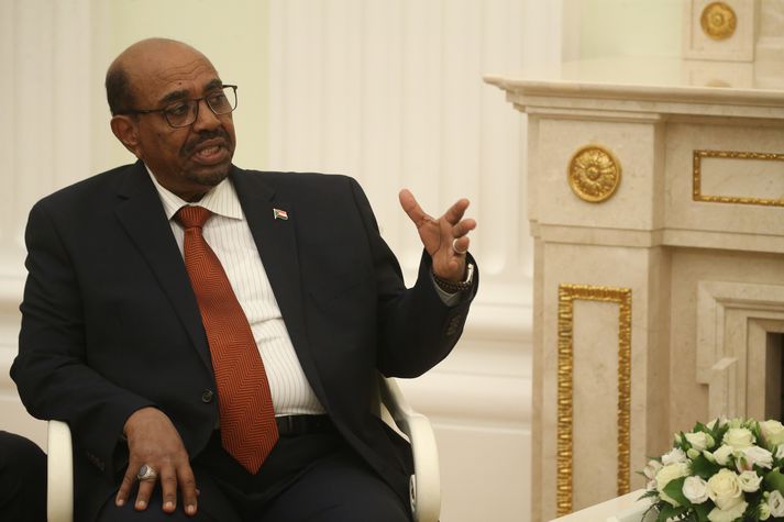 Omar al-Bashir í Kremlin í Rússlandi síðasta sumar.