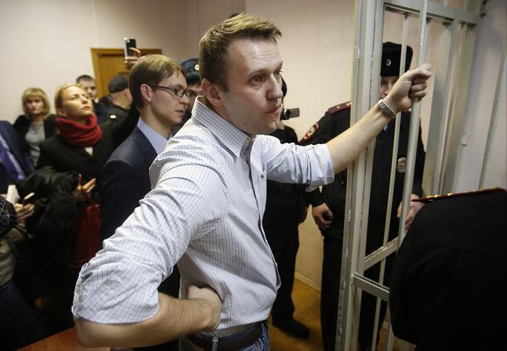 Navalny-bræður vilja meina að stjórnvöld ofsæki þá vegna skoðana sinna. Hér sést Alexei í kjölfar handtökunnar í gær.