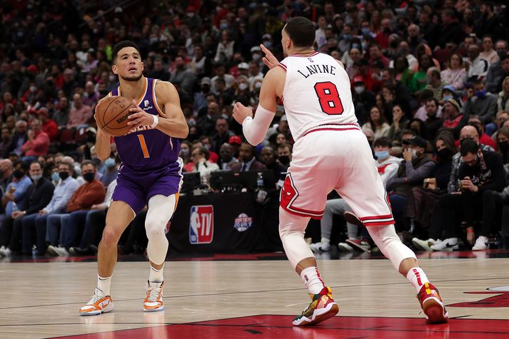 Devin Booker skoraði 38 stig fyrir Phoenix Suns gegn Chicago Bulls.