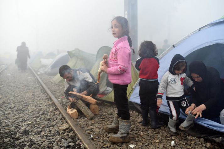 Eitt stærsta baráttumál UNICEF í Sýrlandi undanfarið hefur verið að tryggja börnum aðgang að menntun. Skólasókn hefur hrunið frá upphafi stríðsins, enda oft hvorki aðstaða né kennarar til staðar.