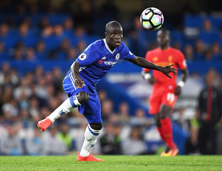 N'Golo Kanté á ferðinni í leik með Chelsea. Hann hefur spilað allar 1.530 mínúturnar í boði hjá Chelsea í ensku úrvalsdeildinni á tímabilinu ásamt markverðinum Thibaut Courtois og varnarmanninum César Azpilicueta.