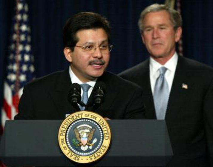 Alberto Gonzales og George Bush.