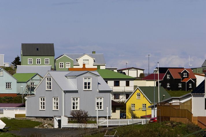 Veðurathuganir hófust á Stykkishólmi árið 1856. Þar hefur aldrei mælst lengri samfelldur þurrkur en nú í maí og júní.
