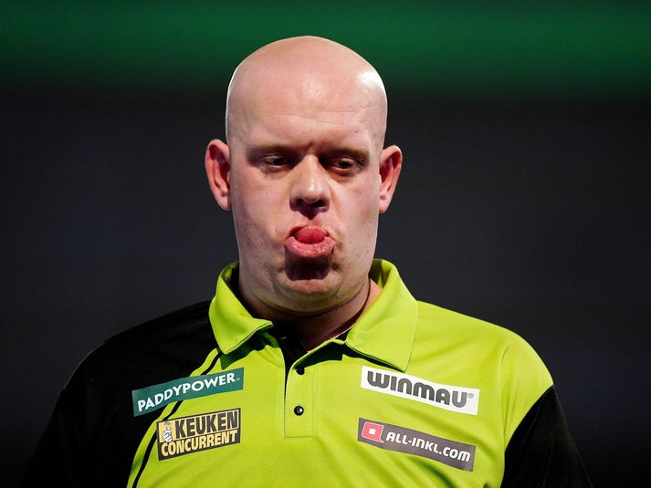 Michael van Gerwen verður í eldlínunni í kvöld.