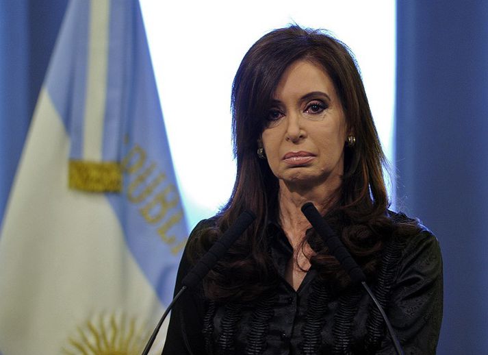 Hillary Clinton virðist hafa mikinn áhuga á Cristina Fernandez de Kirchner. Mynd/ AFP.