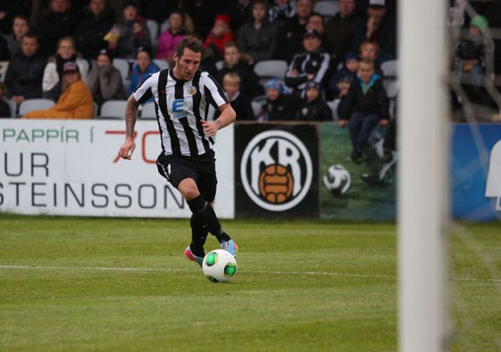 Gary Martin á ferðinni í fyrri leiknum gegn Glentoran.