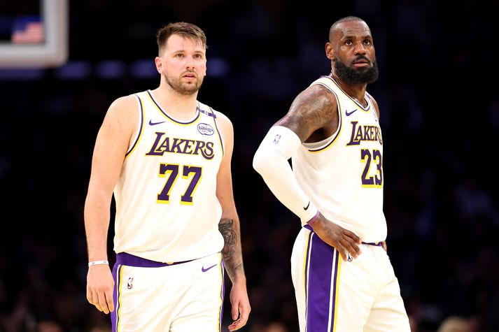 Luka Dončić er körfuboltastjarna á heimsmælikvarða og hjá Los Angeles Lakers spilar hann með Lebron James.